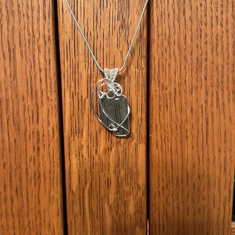 Labradorite pendant